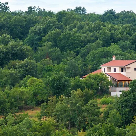 Lovor - Enjoy Springtime In Nature & Explore Istria *
