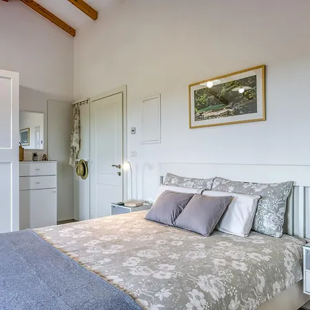 Lovor - Cozy With Heating Lejlighed *