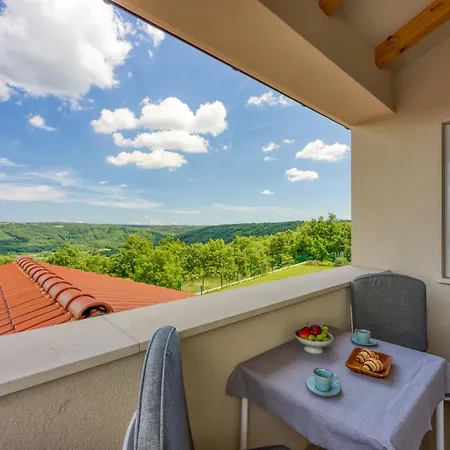 Lovor - Enjoy Springtime In Nature & Explore Istria