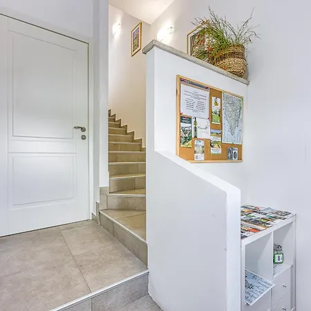 Lovor - Cozy In The Heart Of Istria Appartement Tinjan
