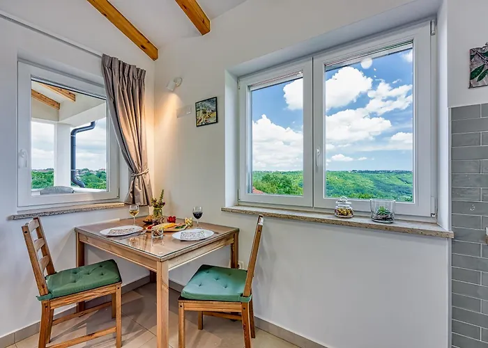 Apartman Lovor - Cozy With Heating Tinjan